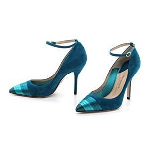 Paul Andrew Plisse Pumps